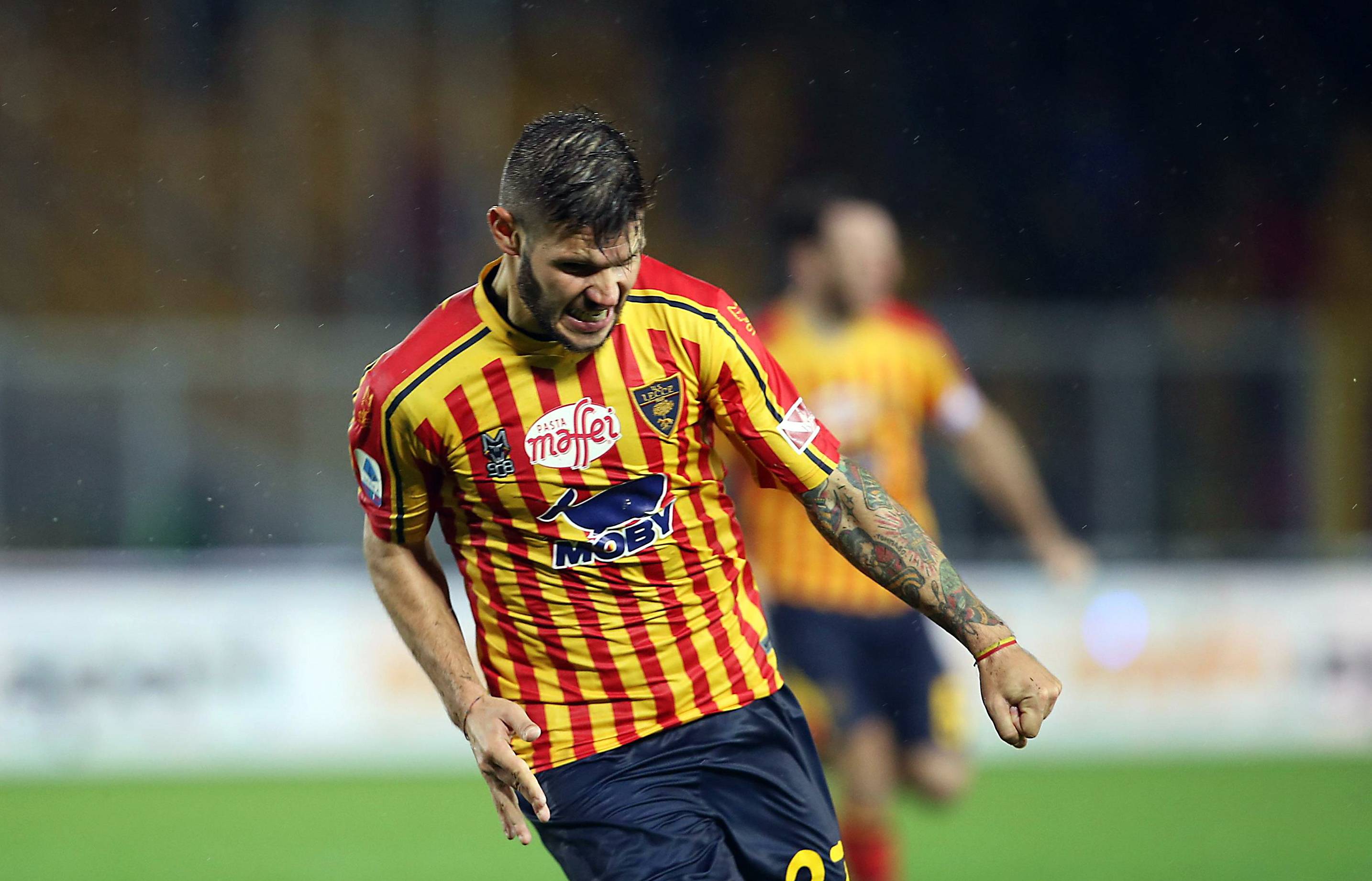 包含罗马战平那不勒斯，保持意甲不败纪录的词条