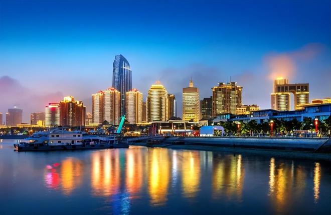 包含青岛黄海大踏步前行，疯狂进攻掀翻对手的词条